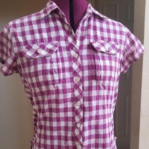 Size medium Columbia cotton button down womens blouse